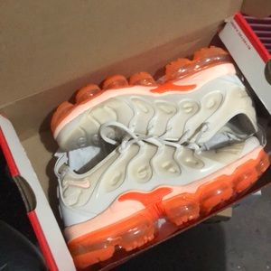 W air vapormax plus